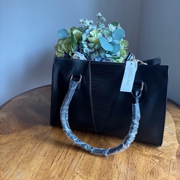 NWT Anne Fontaine Black Zipper Closure Logo Lining Interior Pocket Shoulder Bag - Picture 4 of 5